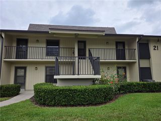 21 Plantation Drive 202, Vero Beach, FL 32966