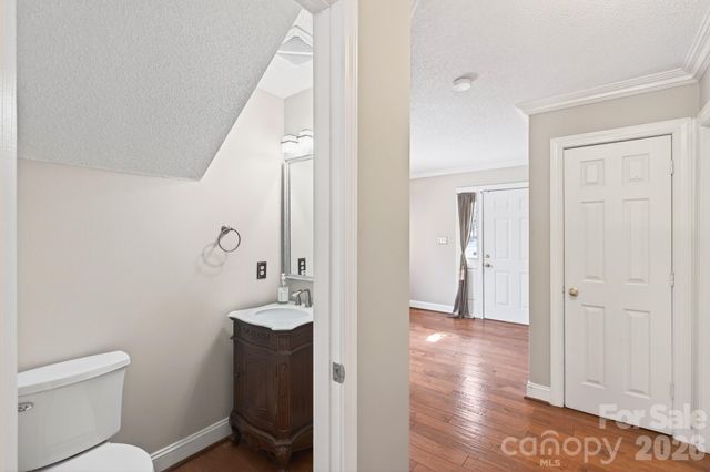 4711 Mountain Point Lane, Charlotte, NC 28216