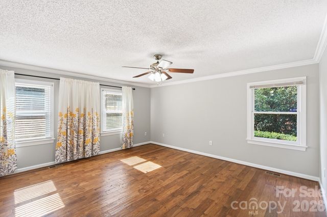 4711 Mountain Point Lane, Charlotte, NC 28216