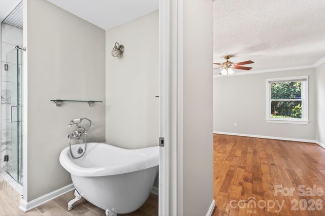 4711 Mountain Point Lane, Charlotte, NC 28216