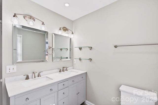 4711 Mountain Point Lane, Charlotte, NC 28216