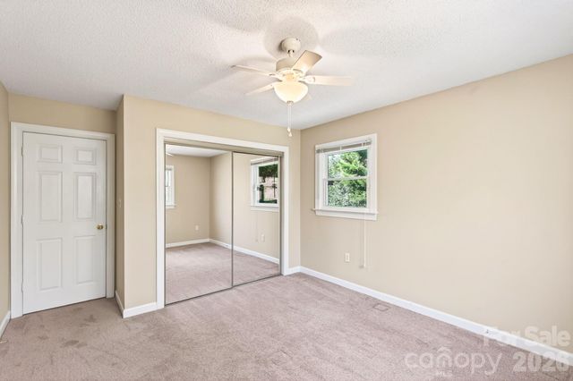 4711 Mountain Point Lane, Charlotte, NC 28216