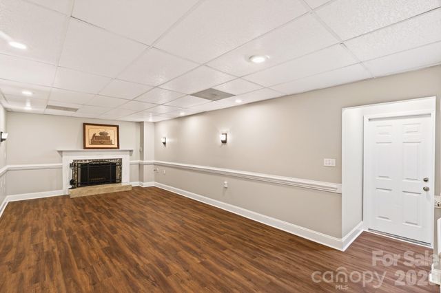 4711 Mountain Point Lane, Charlotte, NC 28216