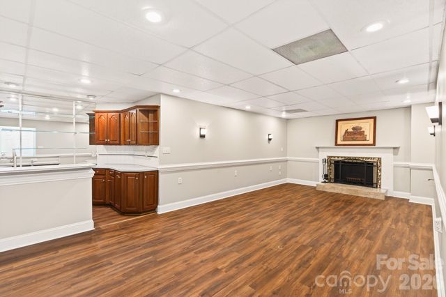 4711 Mountain Point Lane, Charlotte, NC 28216