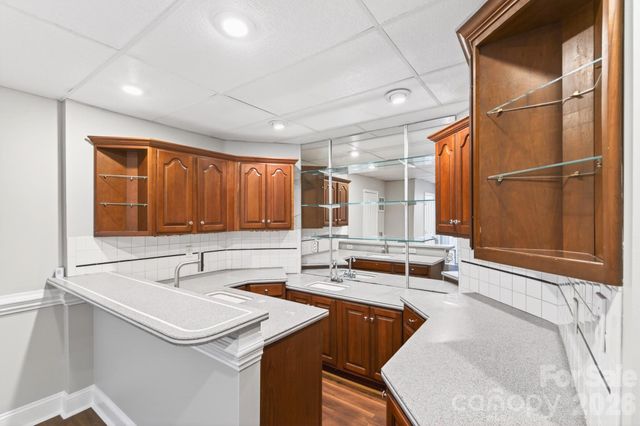 4711 Mountain Point Lane, Charlotte, NC 28216