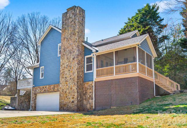 4711 Mountain Point Lane, Charlotte, NC 28216