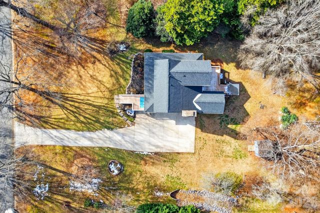 4711 Mountain Point Lane, Charlotte, NC 28216