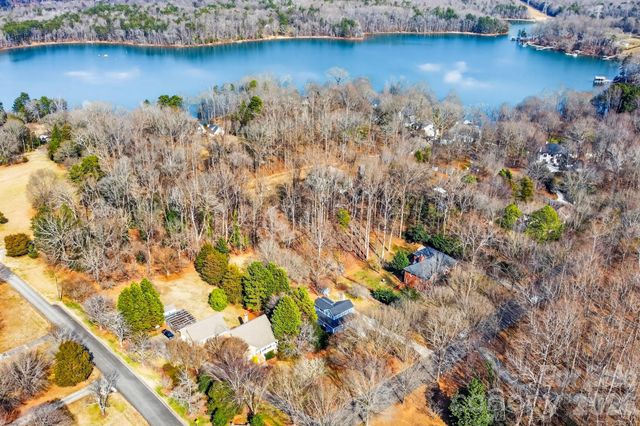 4711 Mountain Point Lane, Charlotte, NC 28216