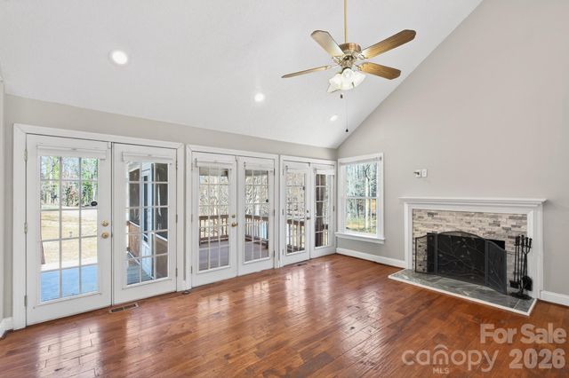 4711 Mountain Point Lane, Charlotte, NC 28216