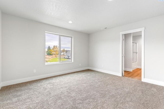 7461 Grapevine Ct, West Richland, WA 99353