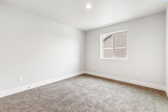 7461 Grapevine Ct, West Richland, WA 99353