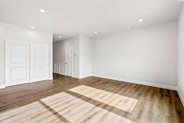 7461 Grapevine Ct, West Richland, WA 99353