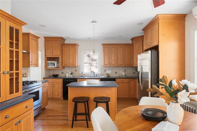 41 Stadium Road, Providence, RI 02906