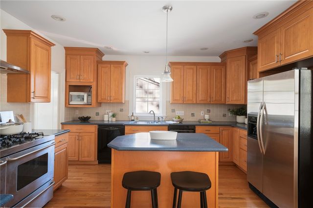 41 Stadium Road, Providence, RI 02906