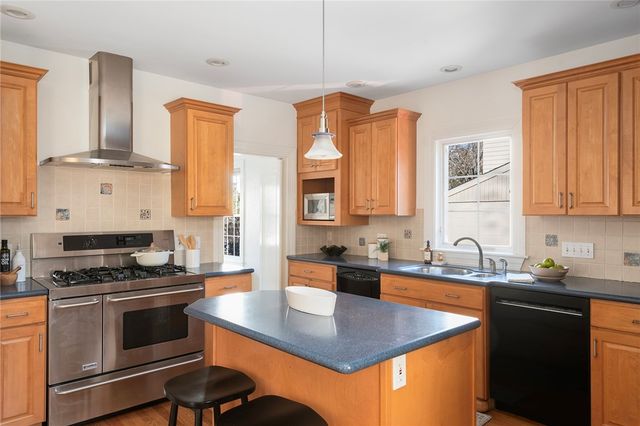 41 Stadium Road, Providence, RI 02906