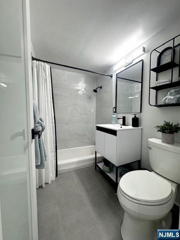 1203 River 5G, Edgewater, NJ 07020