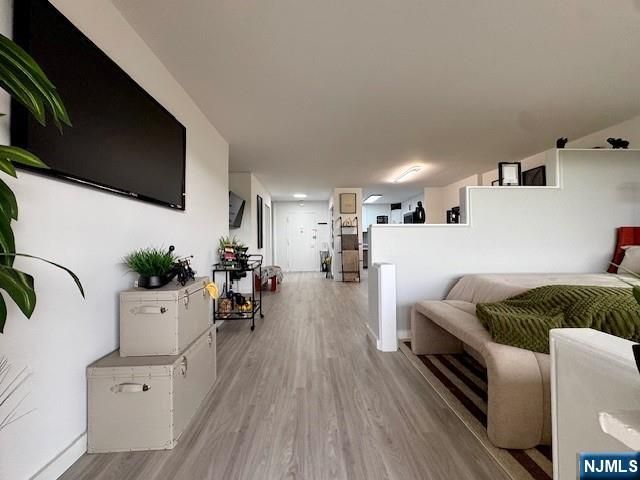 1203 River 5G, Edgewater, NJ 07020