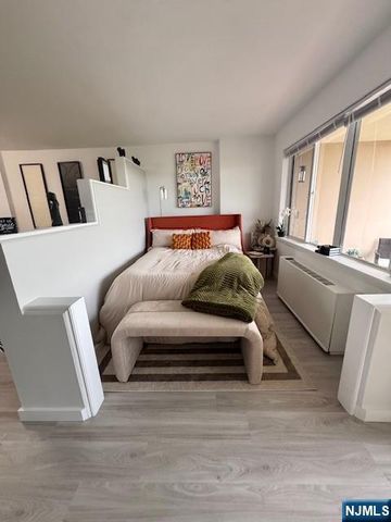 1203 River 5G, Edgewater, NJ 07020