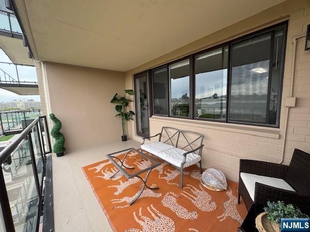 1203 River 5G, Edgewater, NJ 07020