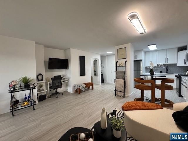 1203 River 5G, Edgewater, NJ 07020
