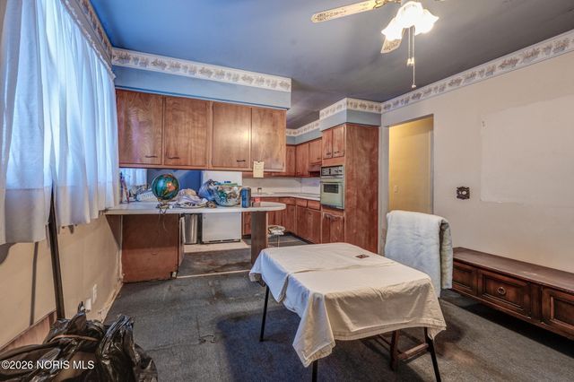 820 Mackow Drive, Toledo, OH 43607