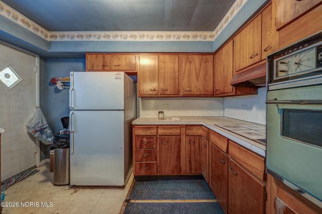 820 Mackow Drive, Toledo, OH 43607