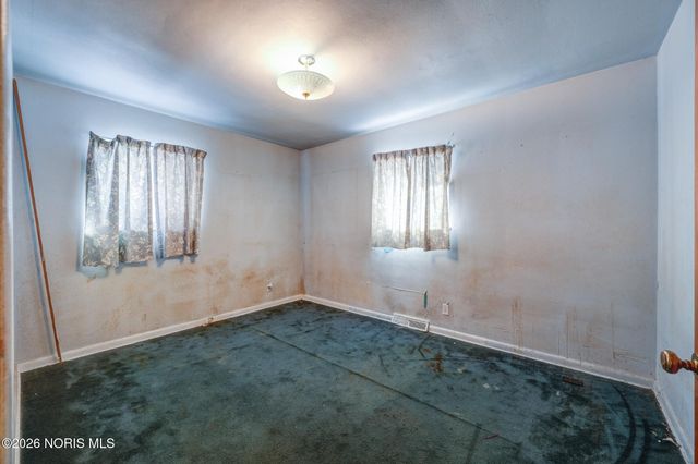 820 Mackow Drive, Toledo, OH 43607