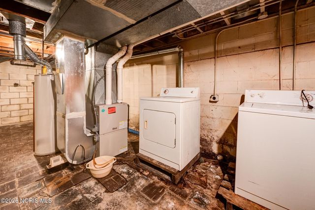 820 Mackow Drive, Toledo, OH 43607