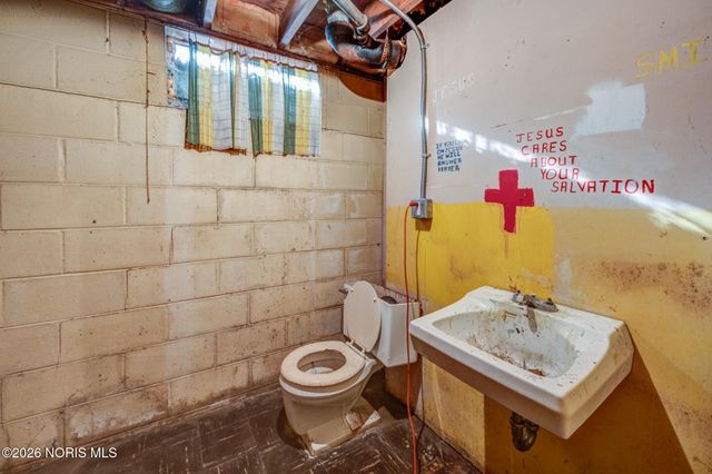 820 Mackow Drive, Toledo, OH 43607