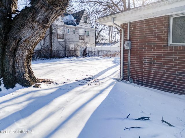 820 Mackow Drive, Toledo, OH 43607