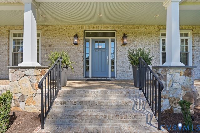 4818 Queen Carolyn Ln, Studley, VA 23116