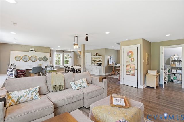 4818 Queen Carolyn Ln, Studley, VA 23116