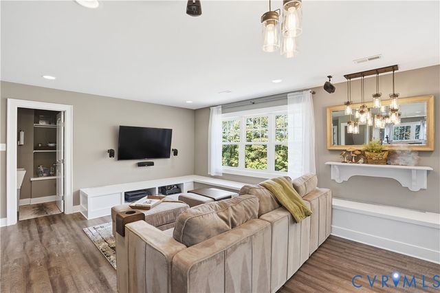 4818 Queen Carolyn Ln, Studley, VA 23116