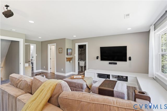 4818 Queen Carolyn Ln, Studley, VA 23116
