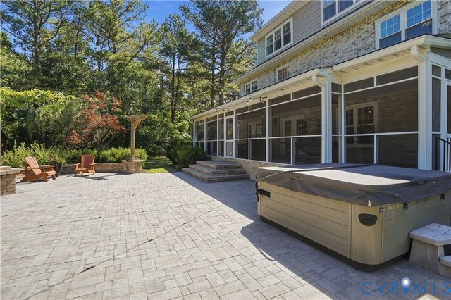 4818 Queen Carolyn Ln, Studley, VA 23116