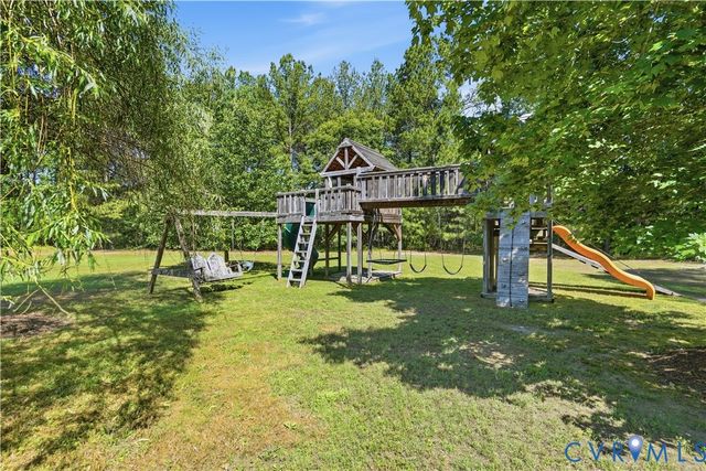 4818 Queen Carolyn Ln, Studley, VA 23116