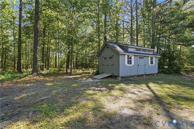 4818 Queen Carolyn Ln, Studley, VA 23116