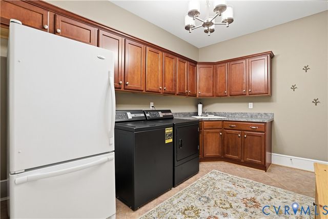 4818 Queen Carolyn Ln, Studley, VA 23116