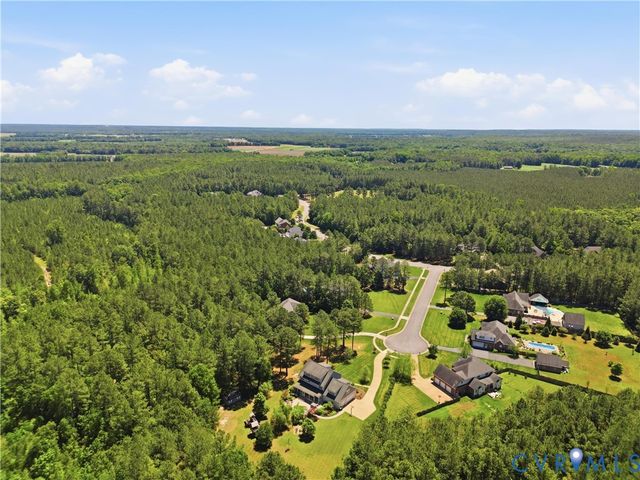 4818 Queen Carolyn Ln, Studley, VA 23116