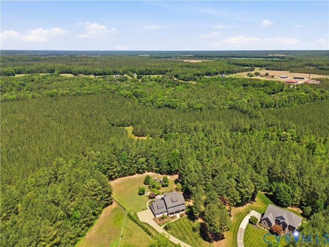 4818 Queen Carolyn Ln, Studley, VA 23116