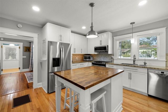 5901 N KENNETH AVENUE, Tampa, FL 33604