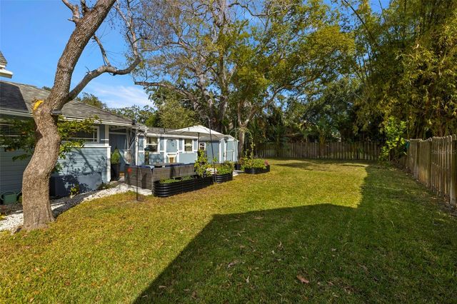 5901 N KENNETH AVENUE, Tampa, FL 33604