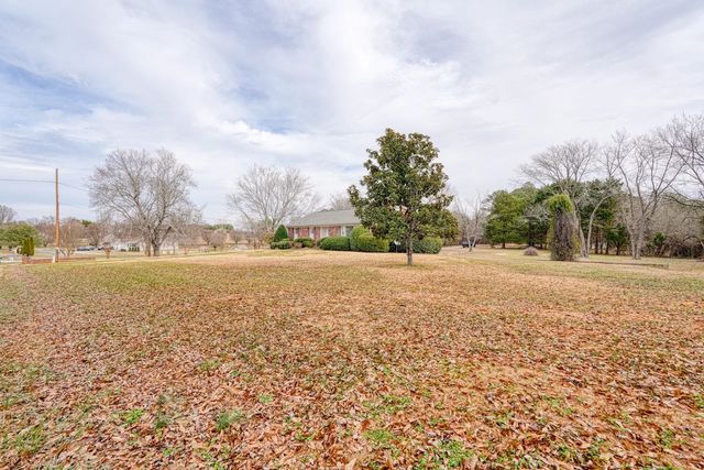 180 Herrle Road, Campobello, SC 29322