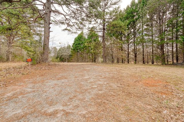 180 Herrle Road, Campobello, SC 29322