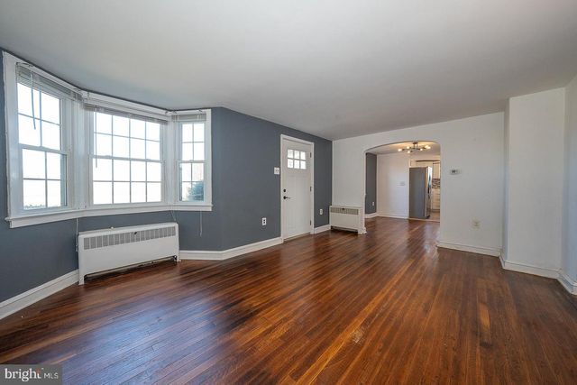 86 E 3RD AVE, Trappe, PA 19426