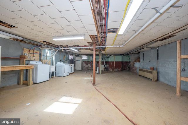 86 E 3RD AVE, Trappe, PA 19426