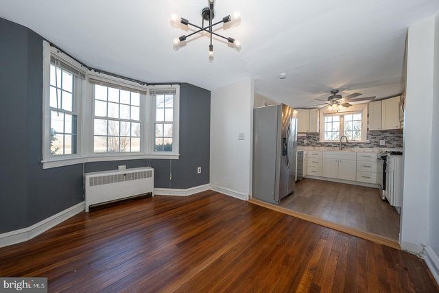 86 E 3RD AVE, Trappe, PA 19426