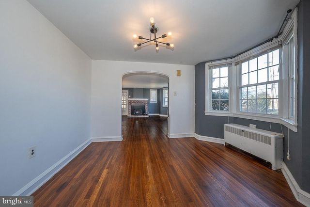 86 E 3RD AVE, Trappe, PA 19426