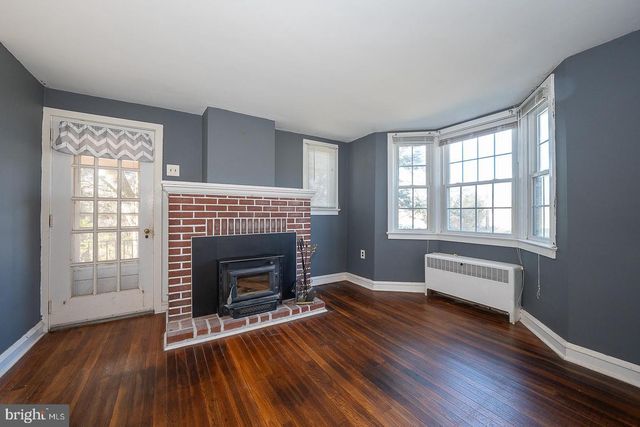 86 E 3RD AVE, Trappe, PA 19426