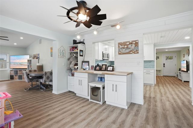 921 DEVILLE DRIVE E, Largo, FL 33771